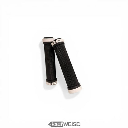 Schwarze urban armor griffe mit silbernen metallklemmen und endkappen für scooter und fahrräder 22mm